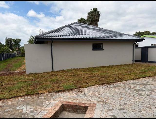 2 BEDROOM HOUSE FOR SALE IN WOLMER